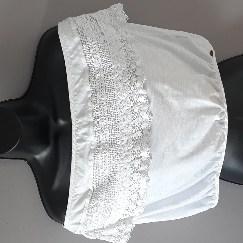 O'Neill white top trimmed with lace size L